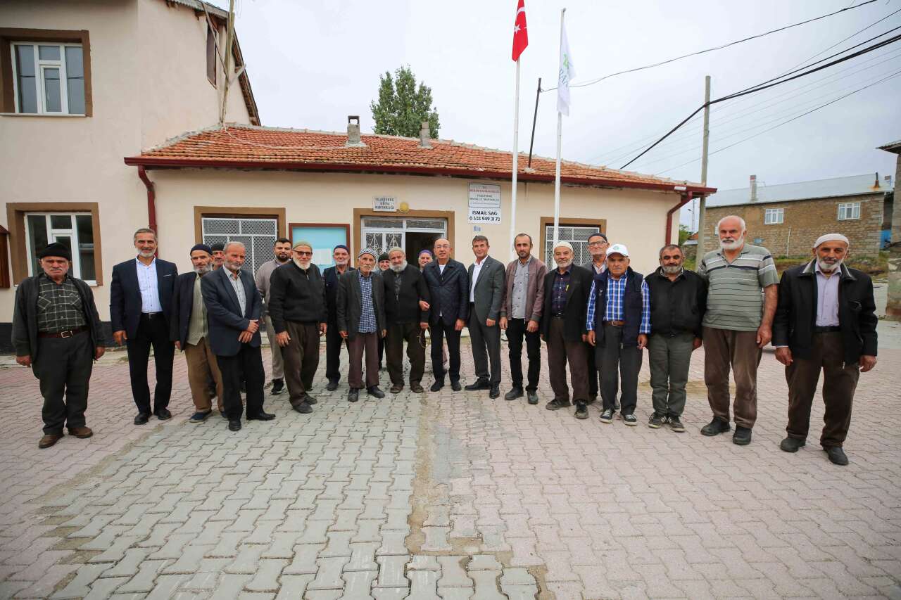 Başkan Kavuş’tan 7 mahalleye çıkarma! Konyalıların taleplerini yerinde dinledi 5